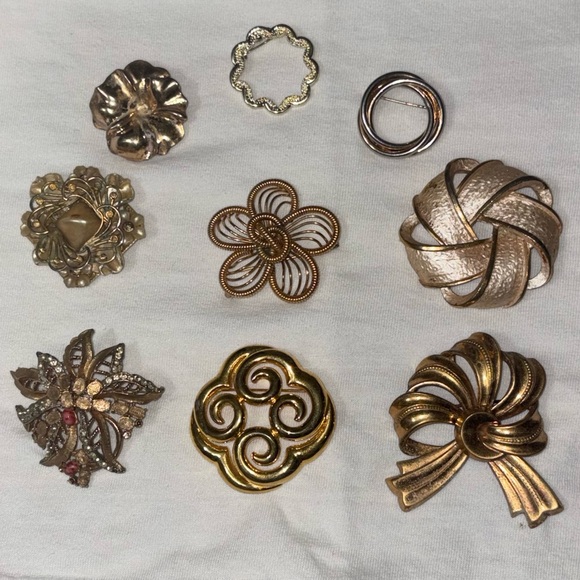 Brooch lot - Picture 1 of 16